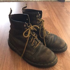 Dr. Martens Air Wair Leather Boots Women Size 7 🔥
